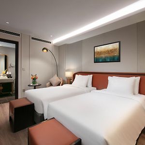Deluxe Double or Twin Room Internal Window
